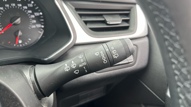 Renault Captur 1.3 TCE 140 Iconic 5dr Petrol Hatchback